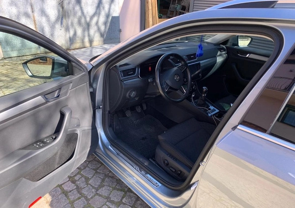 Skoda Superb cena 93000 przebieg: 110000, rok produkcji 2019 z Brzeg małe 154